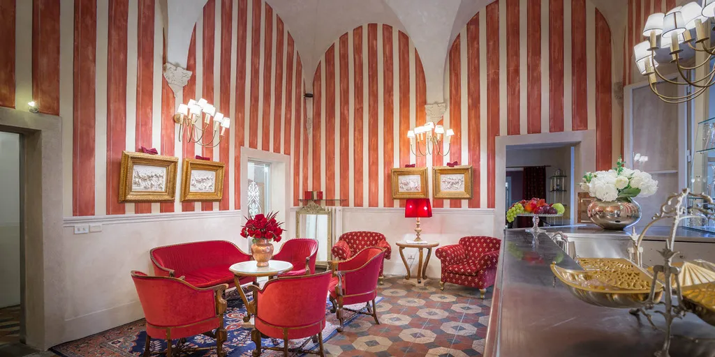Bar, Palazzo Dal Borgo, Florence