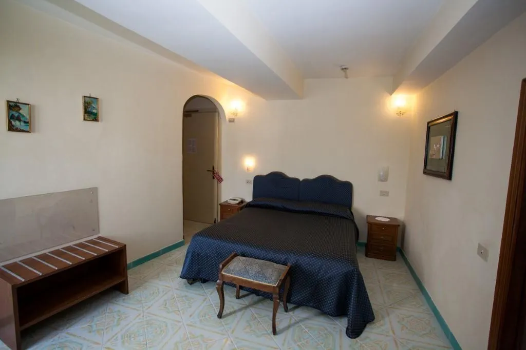 Room, Bonadies, Naples