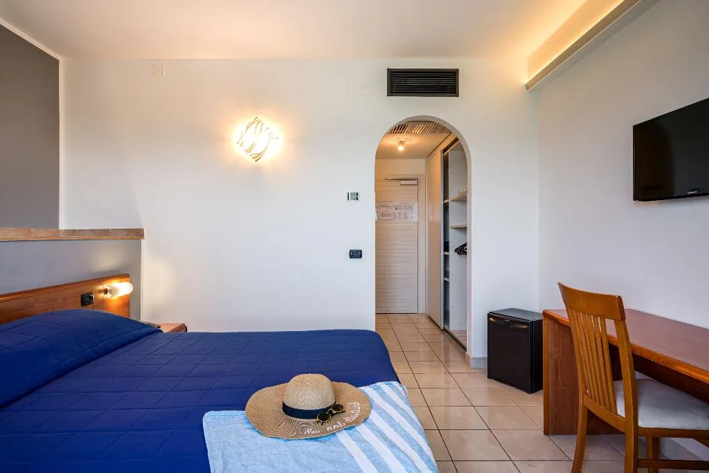 SINGLE STANDARD Room, Carlton Riviera, Palermo