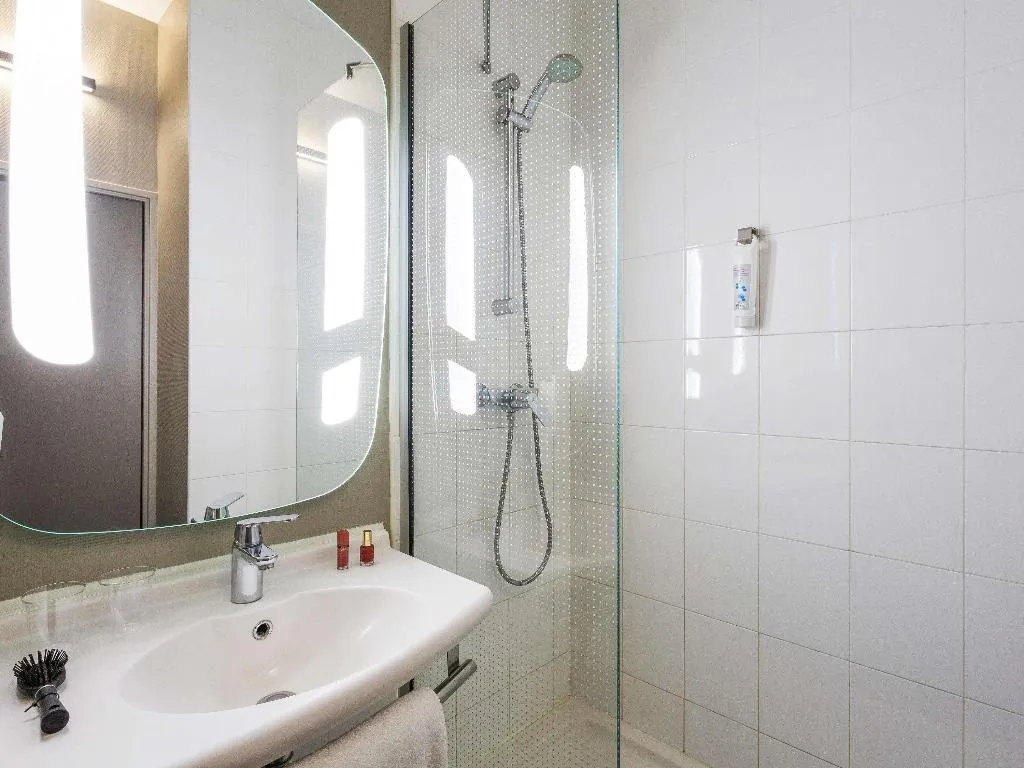 DOUBLE WITH DOUBLE BED Room, Ibis Amsterdam Centre, Amsterdam