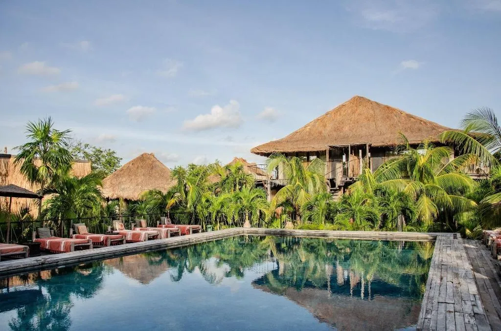 Sports and Entertainment, The Radhoo Adults Only, Cancun Area