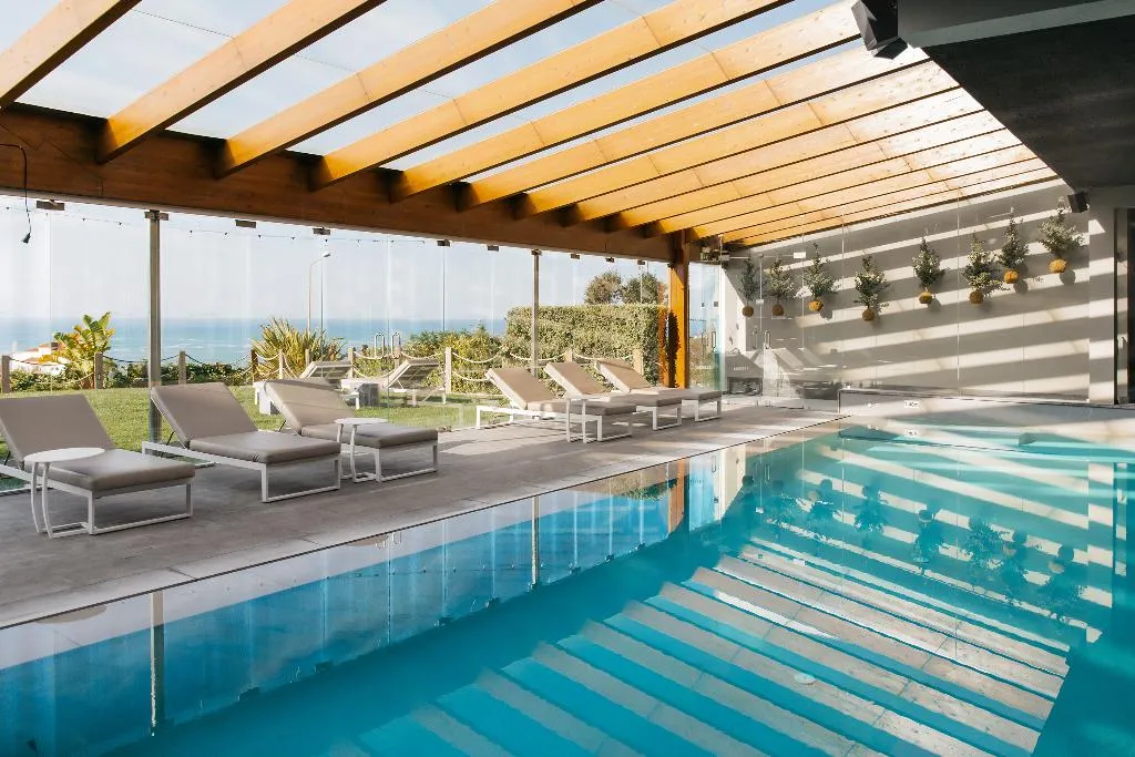 Pool, You and the sea, Lisbon