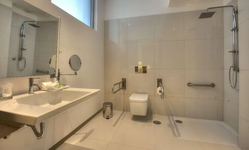 DOUBLE SUPERIOR Room, NH Collection Porto Batalha, Porto