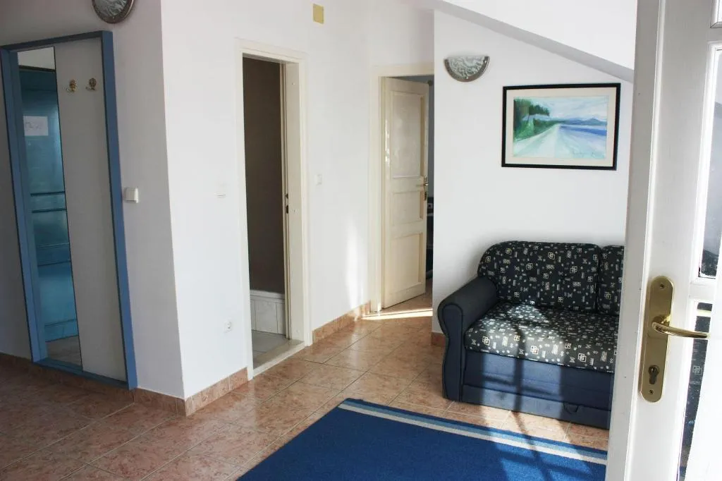 Room, Ivan, Split