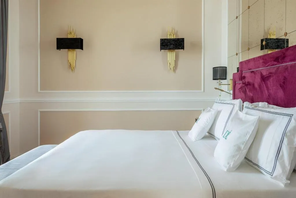 JUNIOR SUITE KING SIZE BED Room, Grand Hotel Des Étrangers, Catania