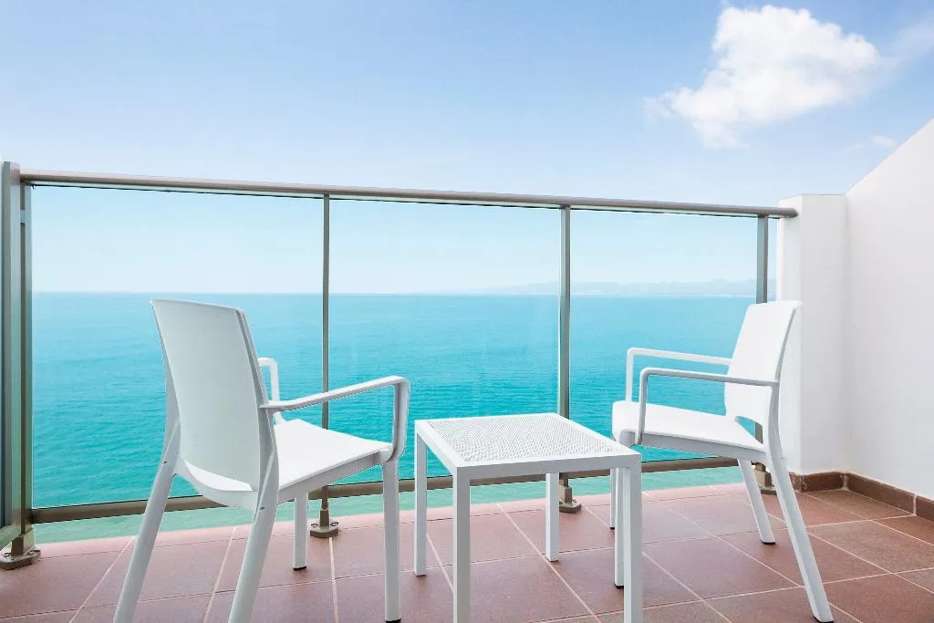 Double or Twin SEA VIEW CAPACITY 3 Room, Best Negresco, Costa Dorada
