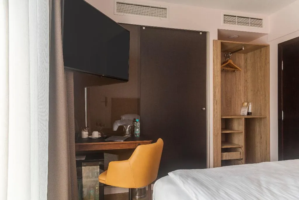 SINGLE STANDARD Room, Amiral, Varna