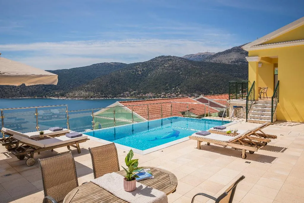 VILLA TWO BEDROOMS WITH PRIVATE POOL Room, Kefalonia Bay Palace by GHH, Kefallinia