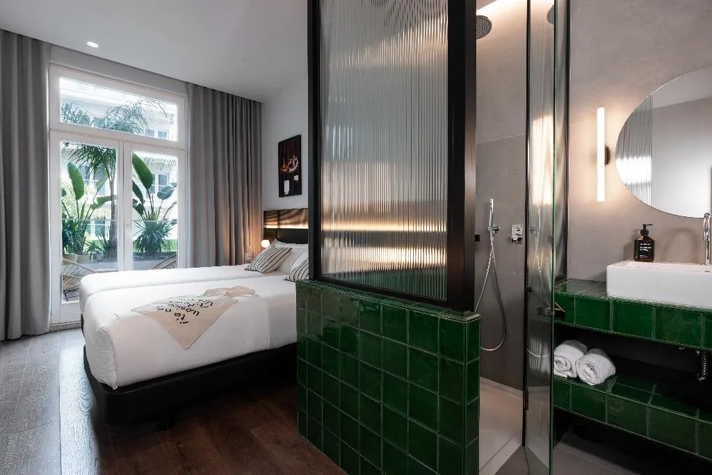 Double or Twin GARDEN VIEW WITH BALCONY Room, Chic & Basic Gravity, Porto