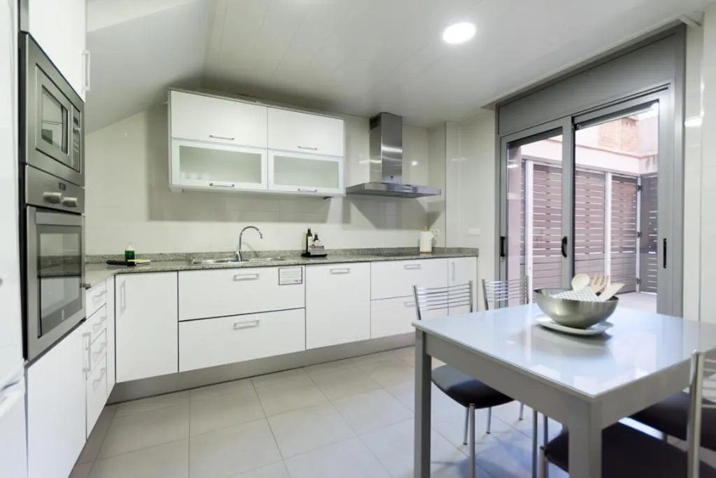 APARTMENT FOUR BEDROOMS Room, Sensation Authentic Gracia, Barcelona