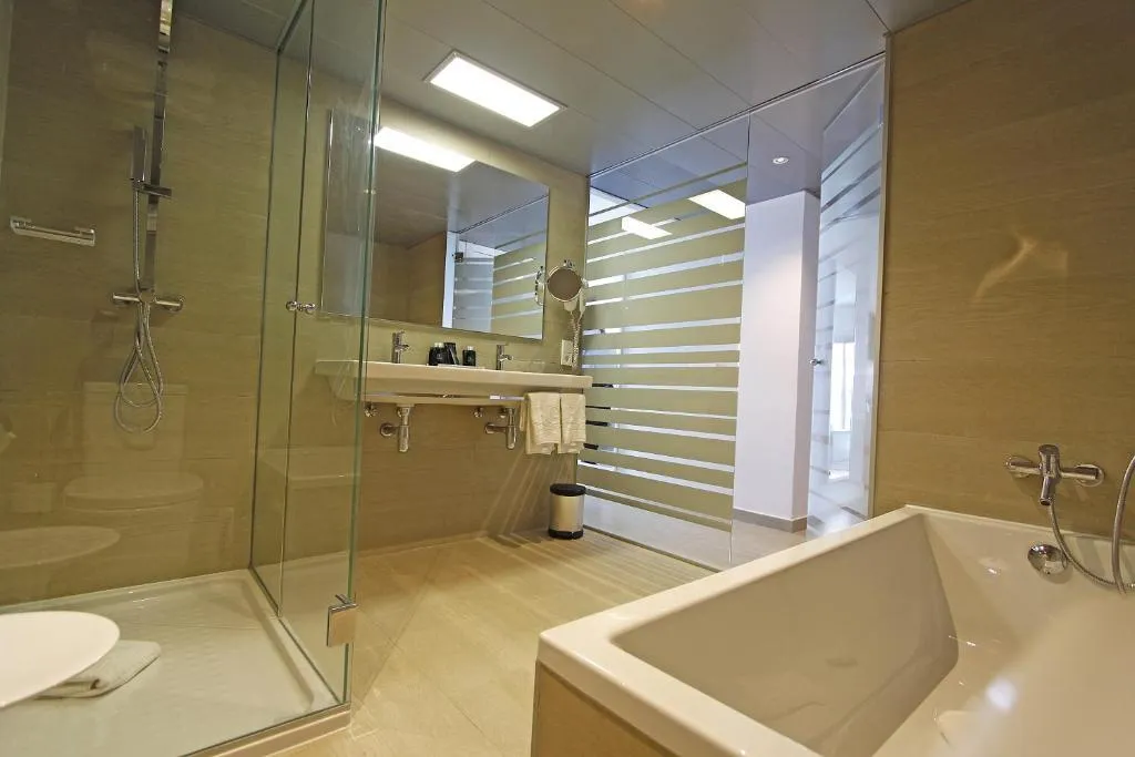 JUNIOR SUITE SEA VIEW Room, BG Tonga Tower Design Hotel & Suites, Majorca