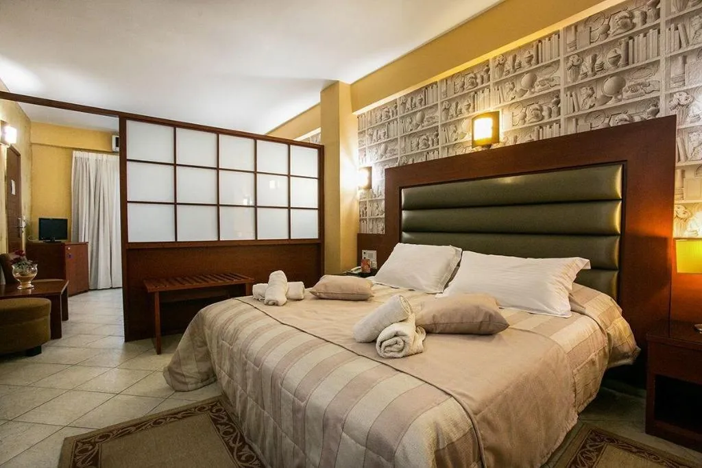 SUITE CAPACITY 4 Room, City Life Port Hotel, Crete