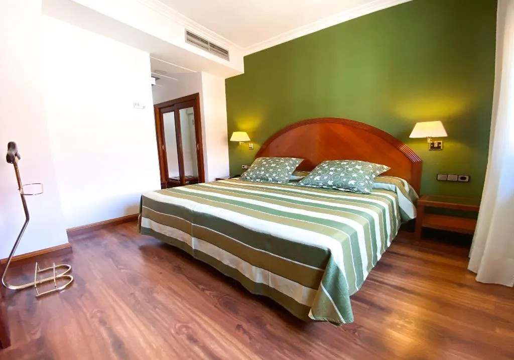 FAMILY ROOM STANDARD Room, Hotel Torremangana, Madrid