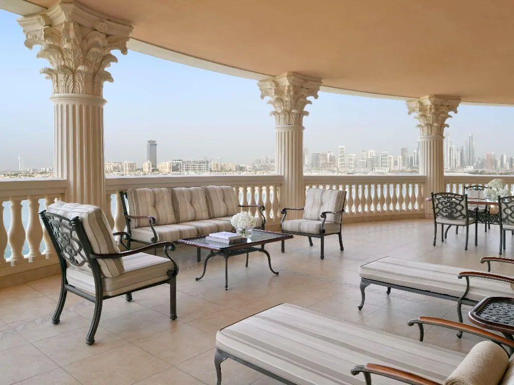 SUITE Presidential Room, Raffles The Palm Dubai, Dubai