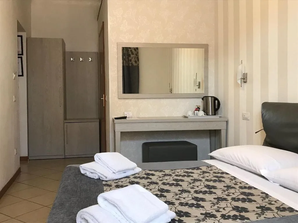 Room, Adelaide House, Florence