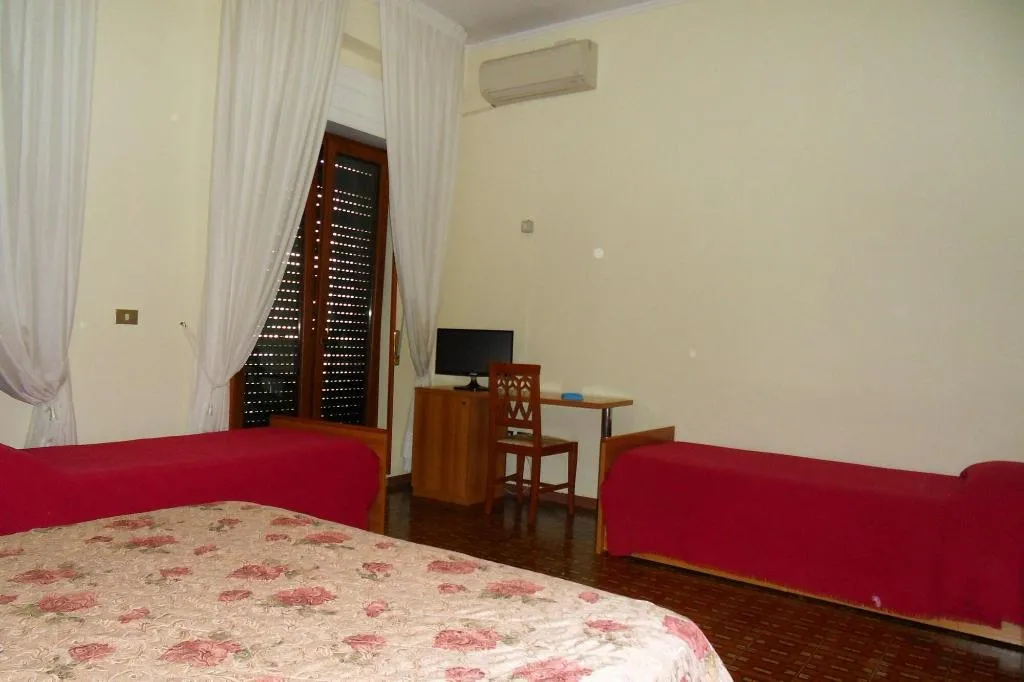 Room, Hotel Astoria Restaurant, Naples