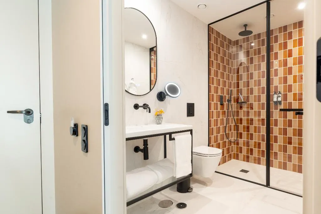 DOUBLE STANDARD Room, The Editory Garden Baixa Porto Hotel, Porto
