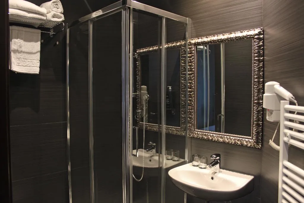 Double or Twin STANDARD Room, c-hotels Club, Florence