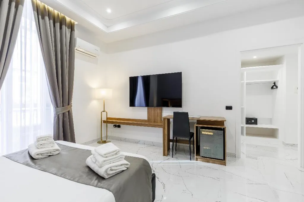 QUADRUPLE SUPERIOR Room, Sant'Angelo Suites, Naples
