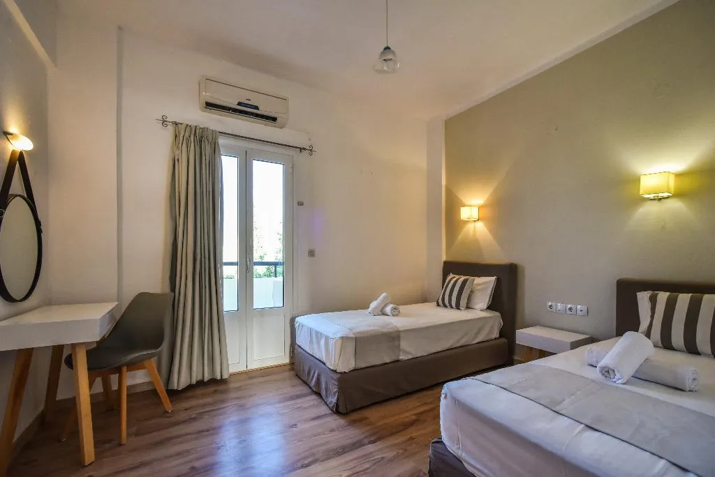 APARTMENT SUPERIOR CAPACITY 4 Room, Iraklis, Crete
