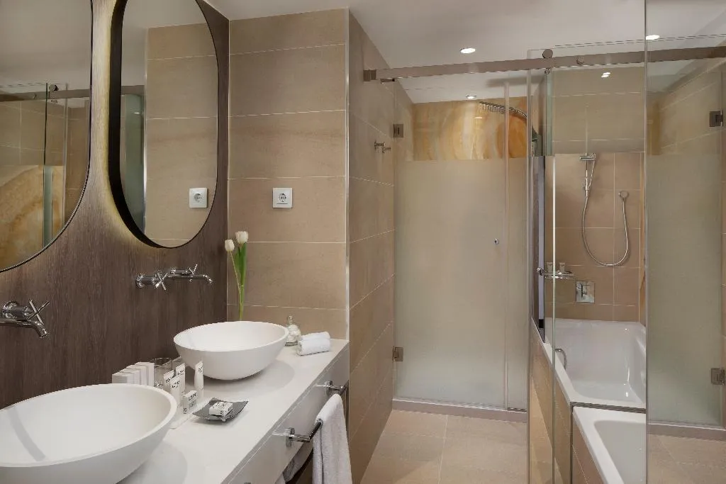 Room, The Level At Hotel Melia Castilla, Madrid