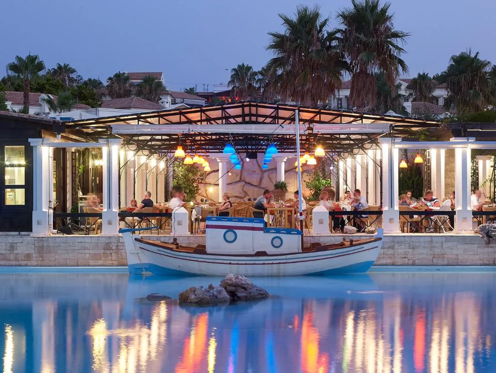 Restaurant, Mitsis Royal Mare Thalasso and Spa Resort, Crete