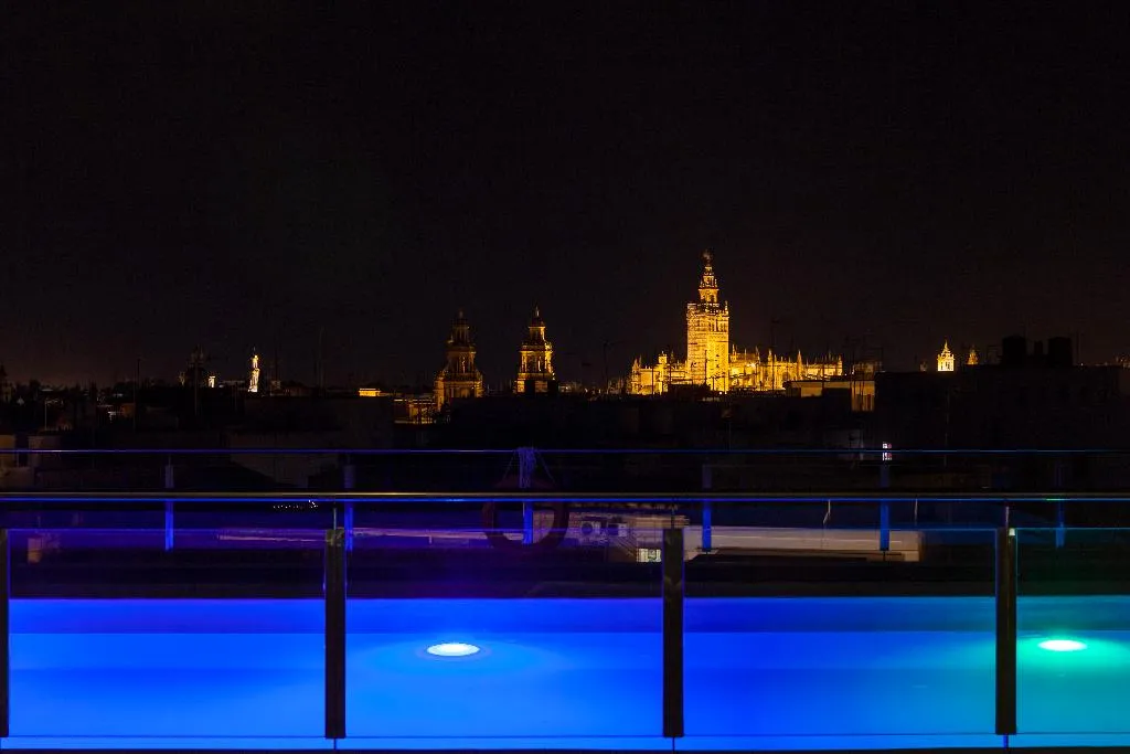 Pool, Don Paco, Seville