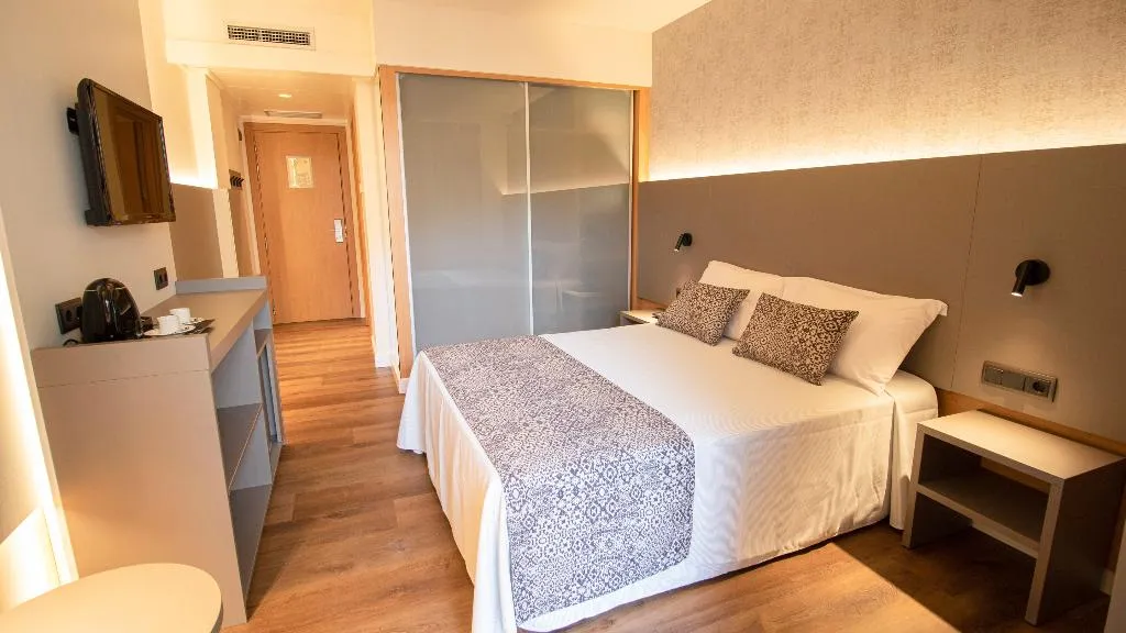 DOUBLE STANDARD Room, Golden Bahia de Tossa & Spa, Costa Brava