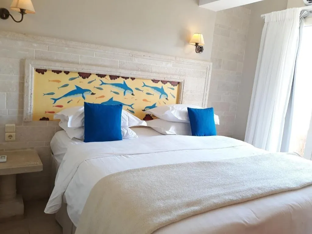 Room, Parthenis Palace, Crete