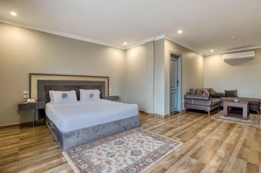 Room, Mamluk Pyramids Hotel, Cairo