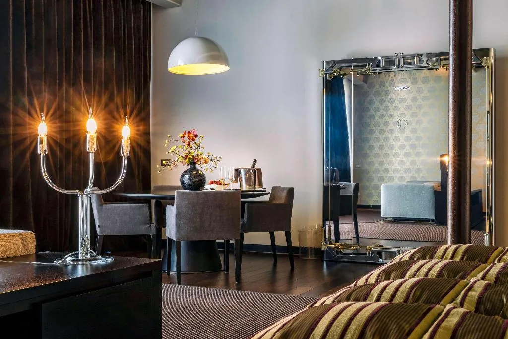 JUNIOR SUITE KING SIZE BED Room, Devero Hotel & Spa, BW Signature Collection, Milan