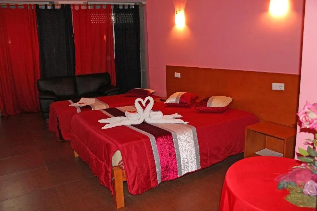 FAMILY ROOM CAPACITY 3 Room, Monte Carlo Love Porto, Porto