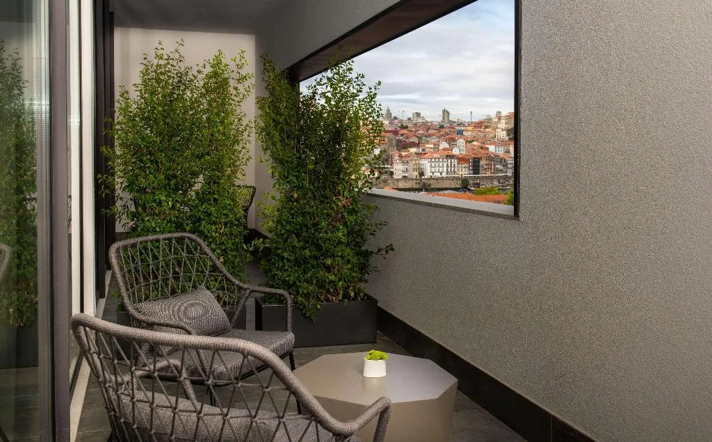 DOUBLE DELUXE RIVER VIEW Room, Hilton Porto Gaia, Porto
