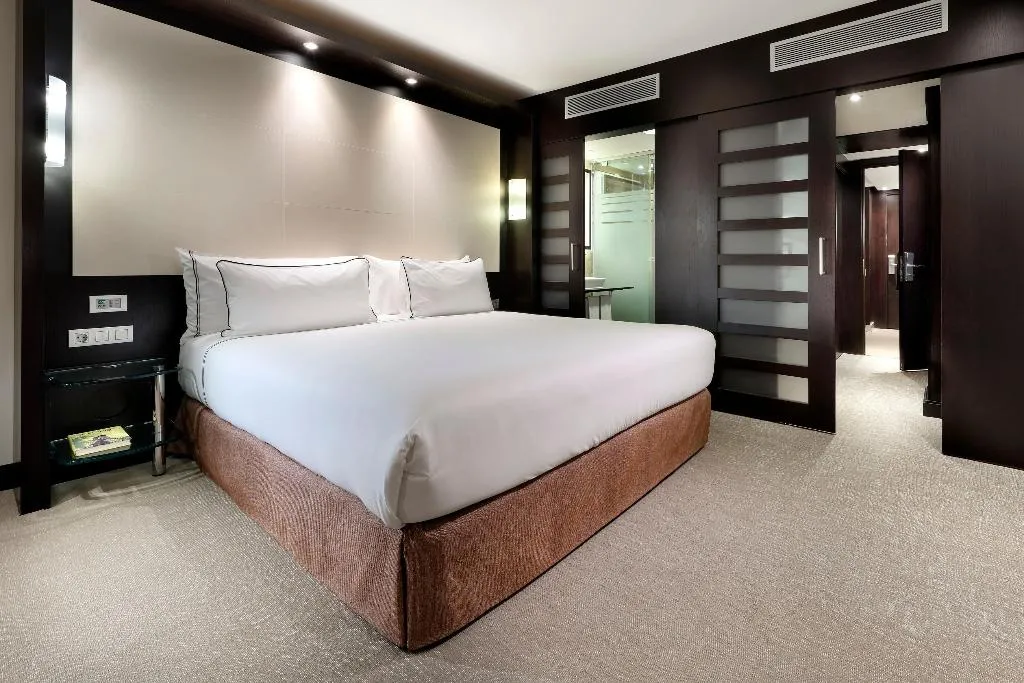 Double or Twin PREMIUM CITY VIEW Room, Melia Barcelona Sarria, Barcelona