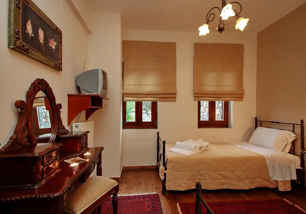 APARTMENT TWO BEDROOMS TWO BATHROOMS Room, Menalia Villa's & Suites, Athens