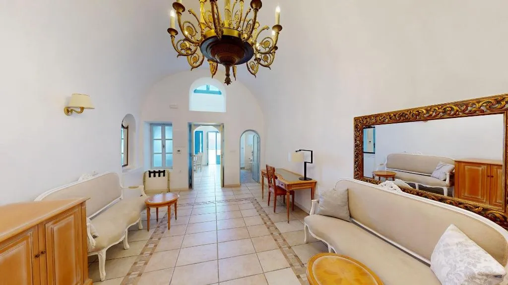 Room, Golden Grey Goose, Santorini