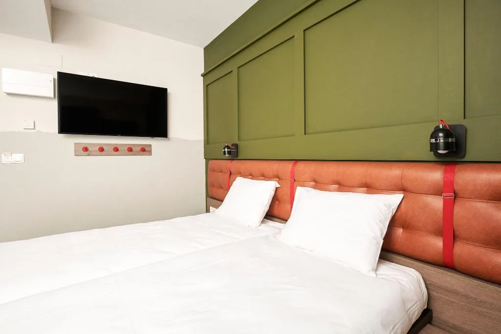 FAMILY ROOM TWO BEDS Room, Generator Madrid, Madrid