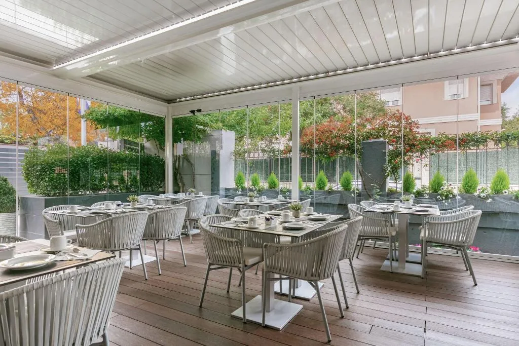Restaurant, Globales Acis & Galatea Hotel, Madrid
