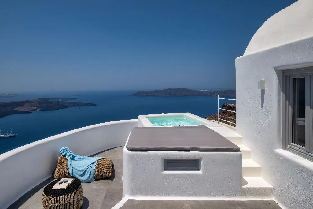 JUNIOR SUITE WITH JACUZZI Room, Eteoro Suites, Santorini
