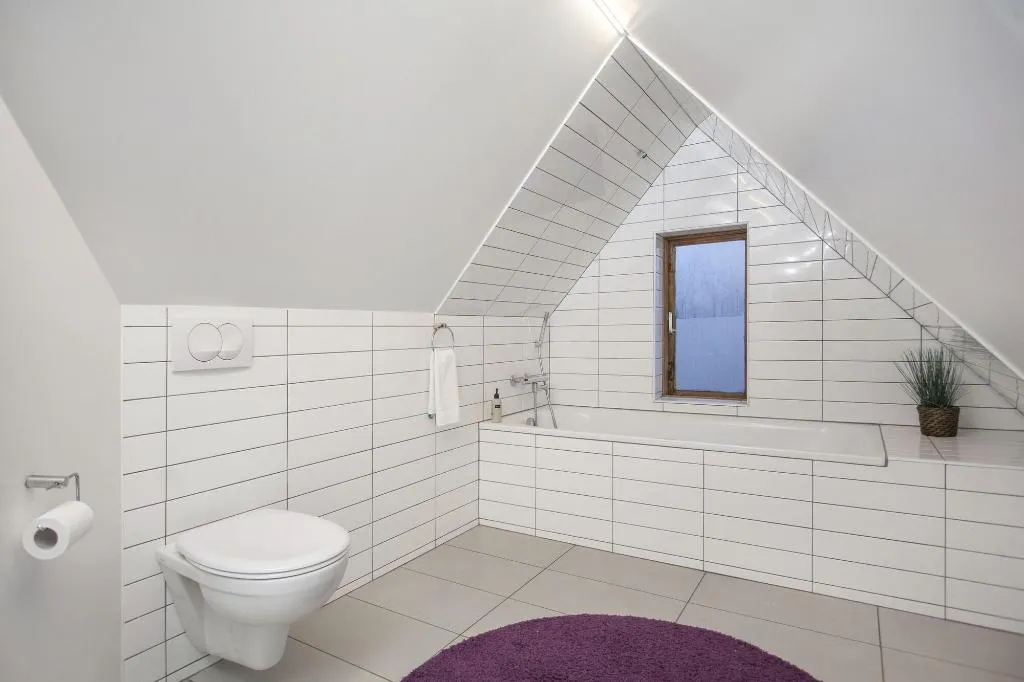 Room, Hilda, Reykjavik