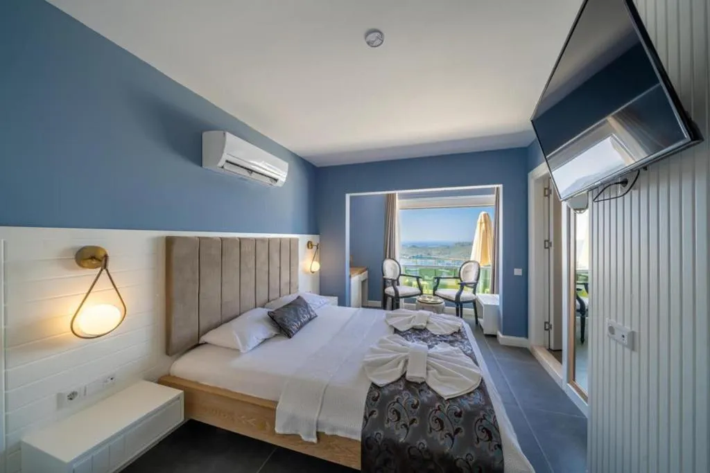 Room, Un Amor Hotel, Dalaman