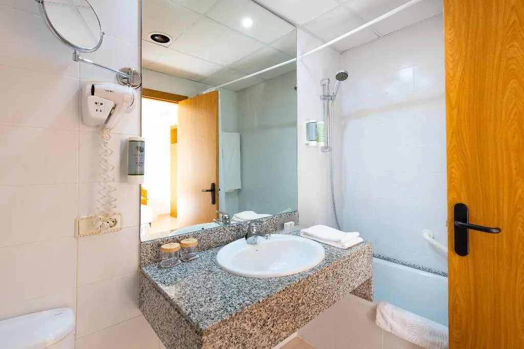 DOUBLE SINGLE USE POOL VIEW Room, Valentin Reina Paguera - Adults only, Majorca