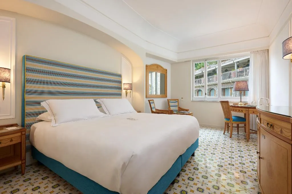 DOUBLE STANDARD Room, Grand Hotel Capodimonte, Naples