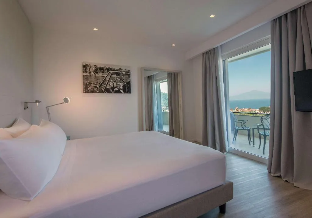 Room, Hilton Sorrento Palace, Naples