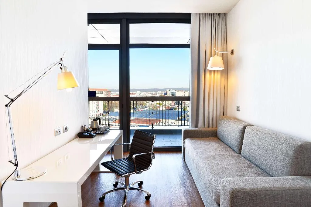 FAMILY ROOM KING SIZE BED Room, Hilton Garden Inn Milan North, Milan