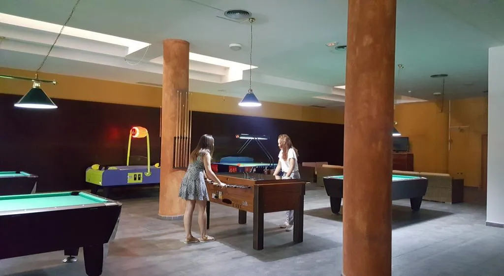 Sports and Entertainment, Reina, Costa Almeria