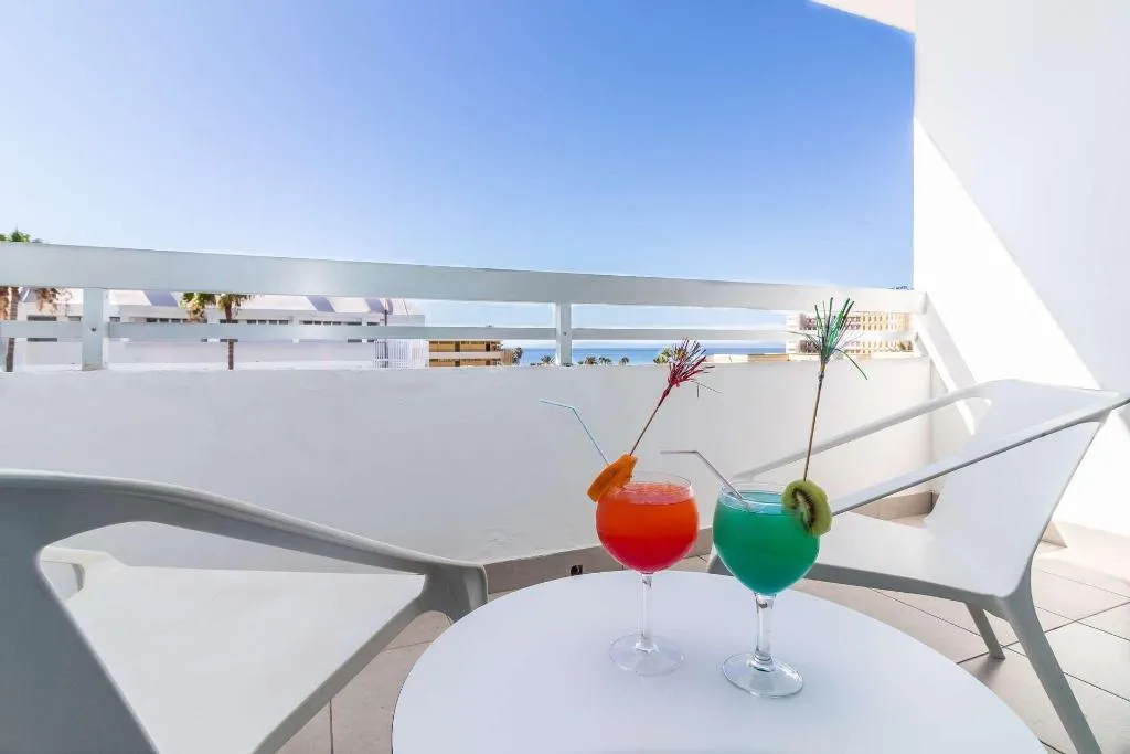 Room, Akeah Broncemar, Gran Canaria