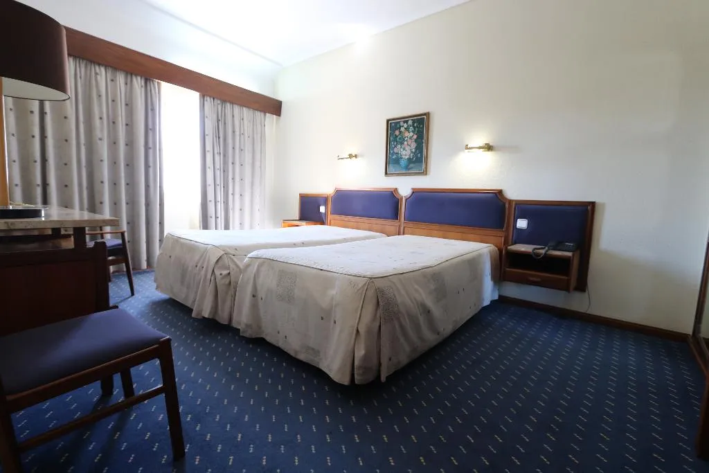 SUITE CAPACITY 4 Room, Imperial, Porto