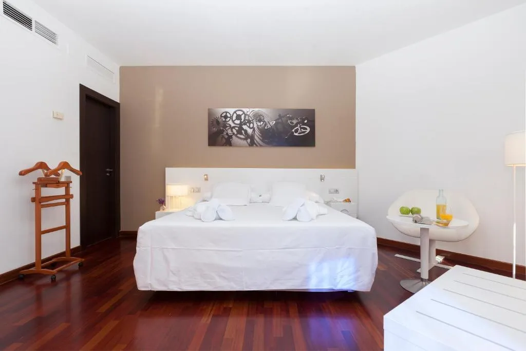 JUNIOR SUITE STANDARD Room, URH Ciutat de Mataró, Barcelona