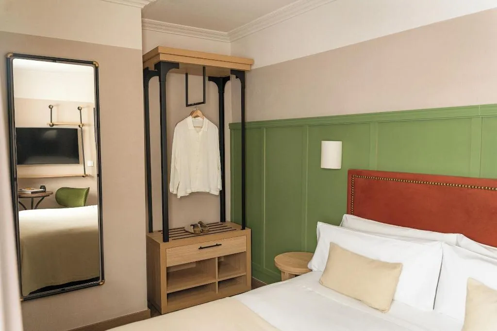 Room, Honest Sevilla, Seville